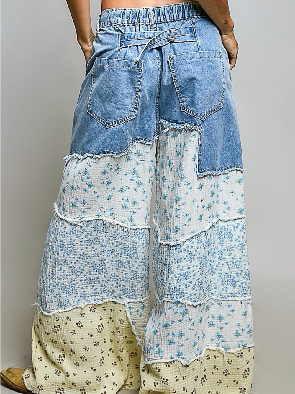 POL NWT Pants Light Denim Floral cotton Size Small - Large - Picture 2 of 2